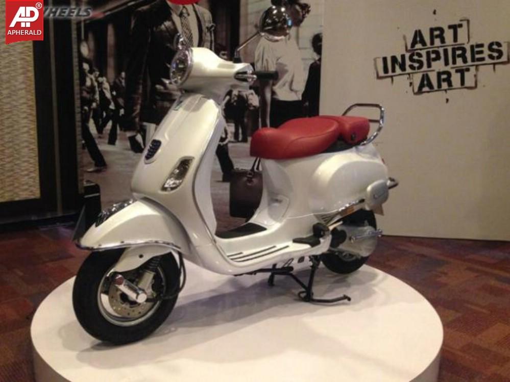 Vespa Elegante Photo Gallery