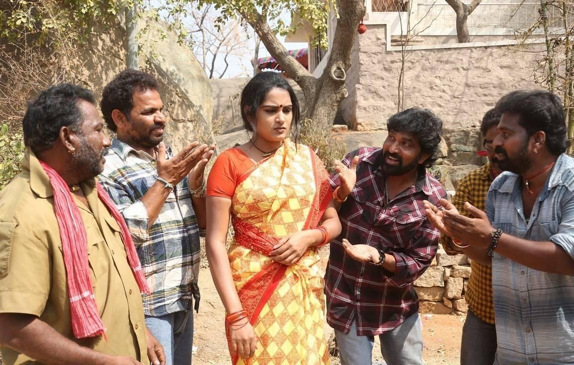 Vetakodavallu Movie Wallpapers