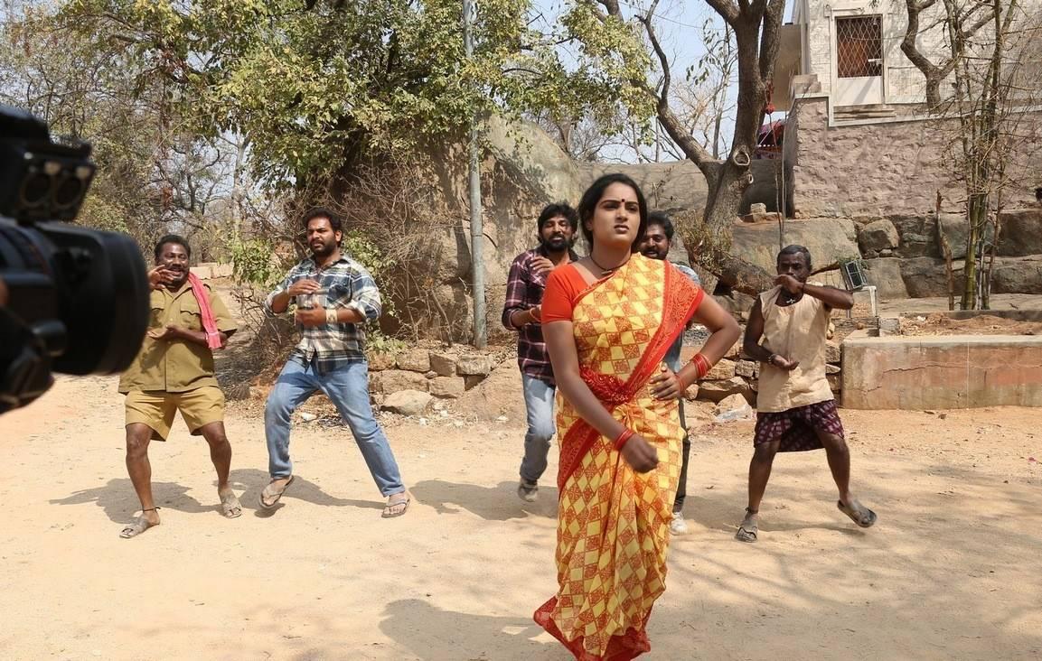 Vetakodavallu Movie Wallpapers