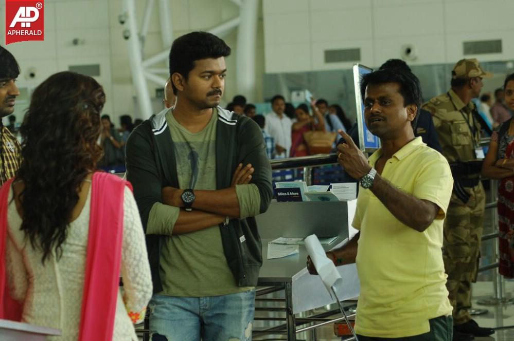 Vijay at Kaththi Movie Working Stills