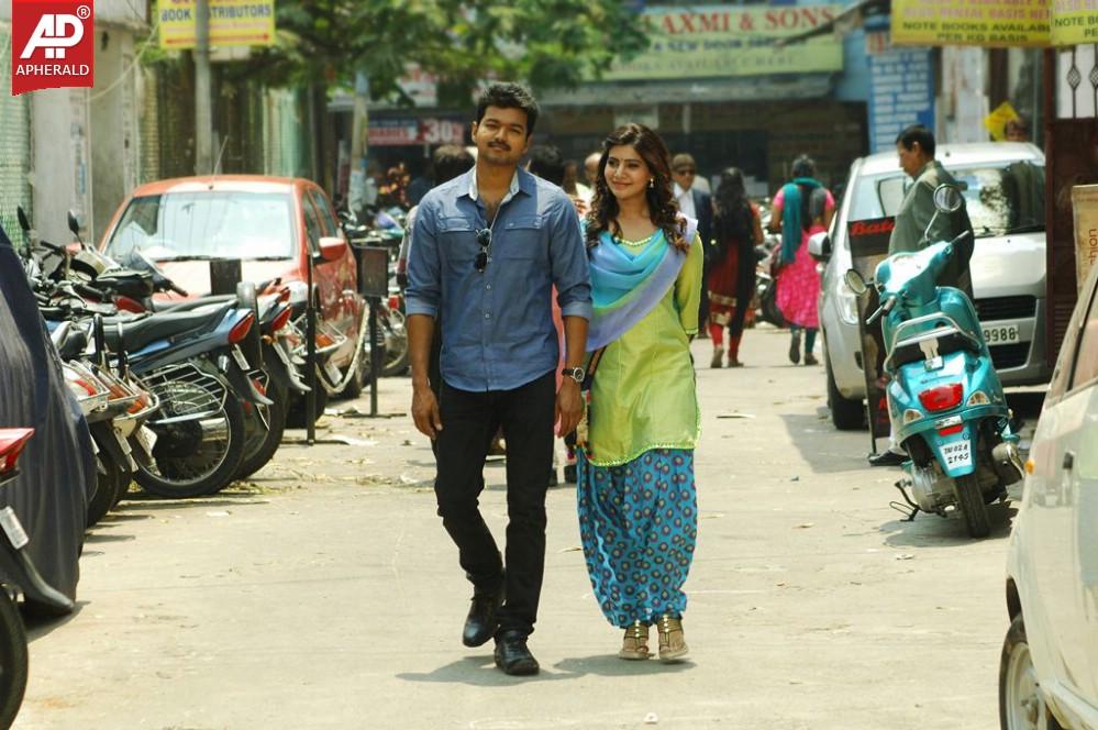 Vijay at Kaththi Movie Working Stills