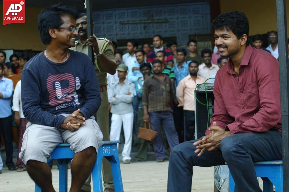 Vijay at Kaththi Movie Working Stills