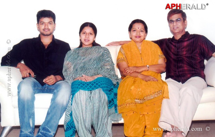 Vijay Family Rare Pics