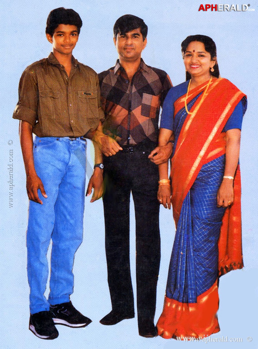 Vijay Family Rare Pics