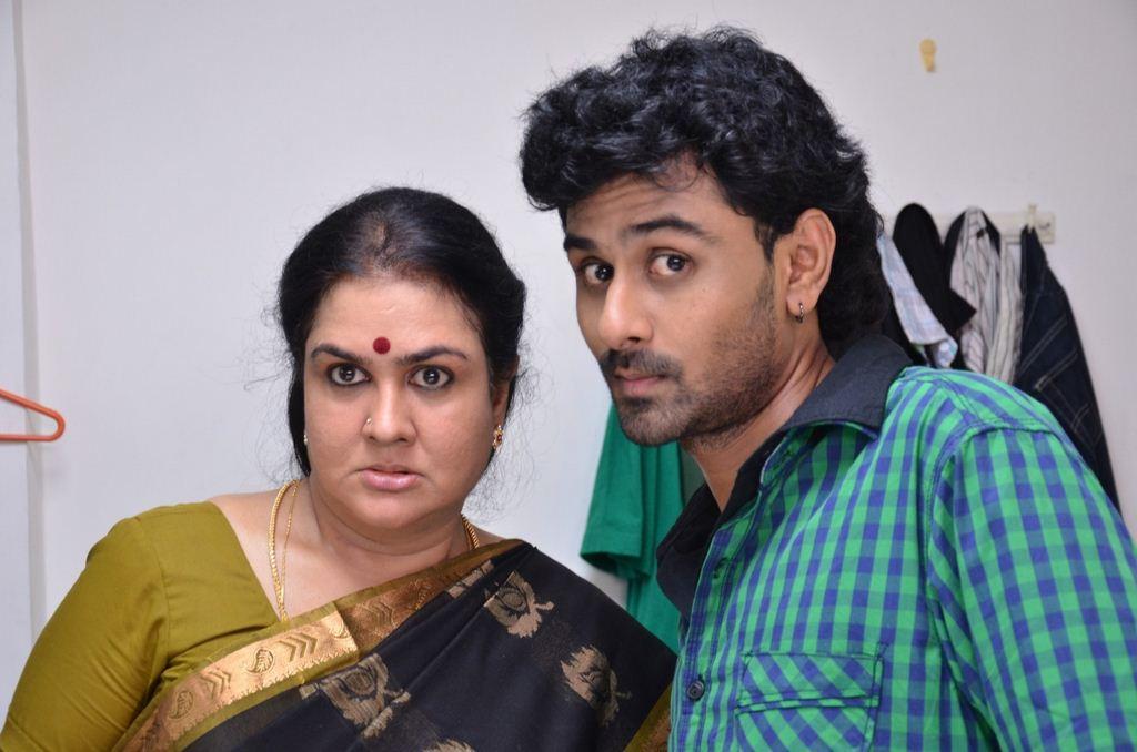 Vizhi Moodi Yosithal Movie Stills