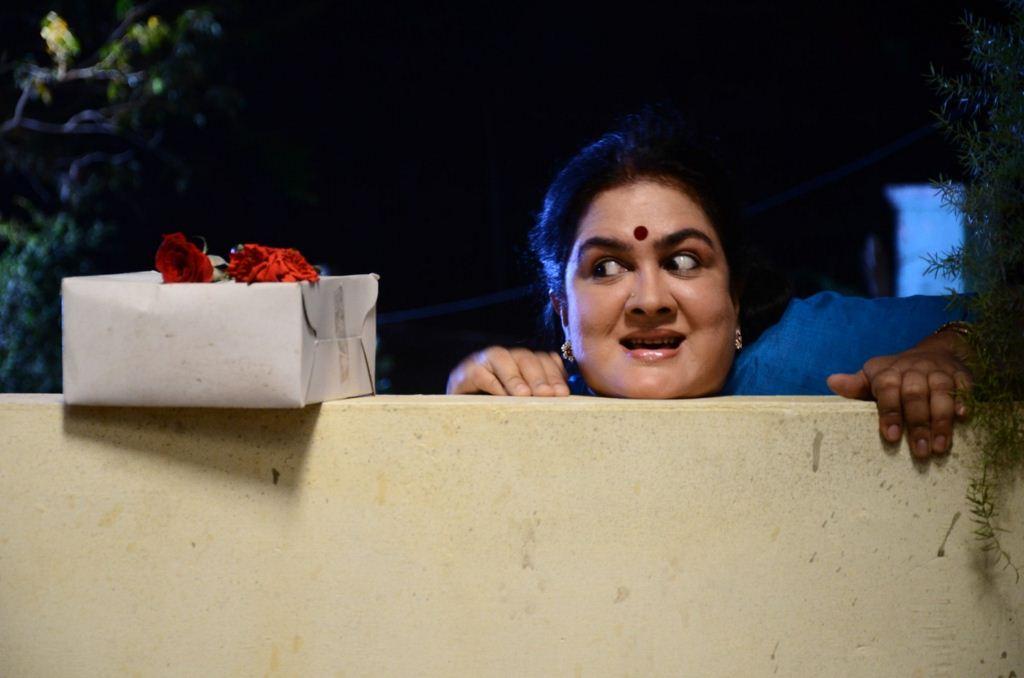 Vizhi Moodi Yosithal Movie Stills