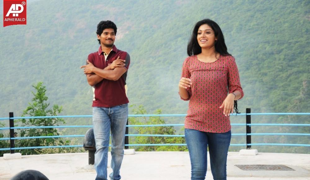 Vundile Manchi Kalam Mundu Munduna Movie New Stills