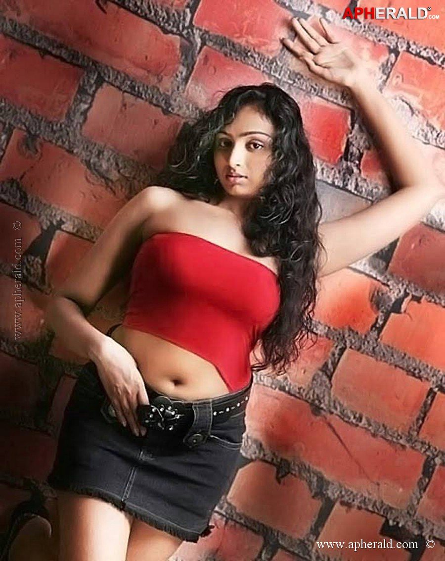 Waheeda Hot Navel Stills