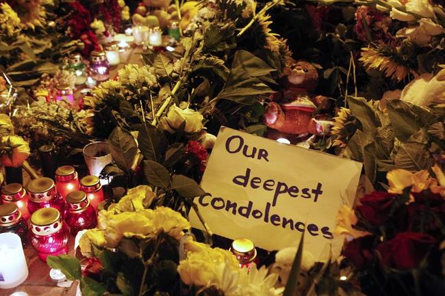 World Mourns for Victims of Malaysian Airlines MH17