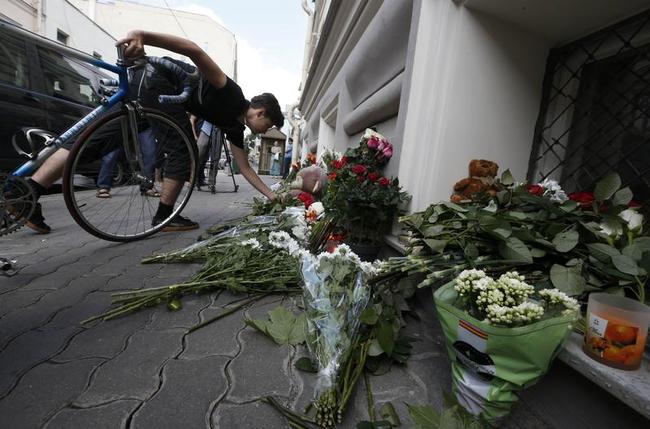 World Mourns for Victims of Malaysian Airlines MH17