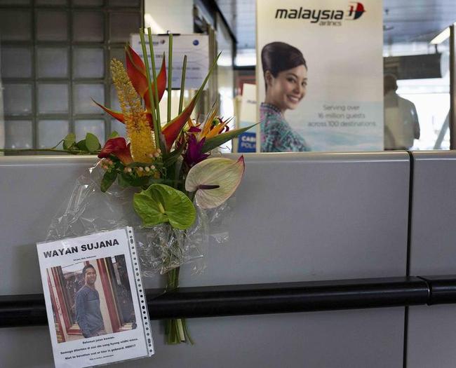 World Mourns for Victims of Malaysian Airlines MH17