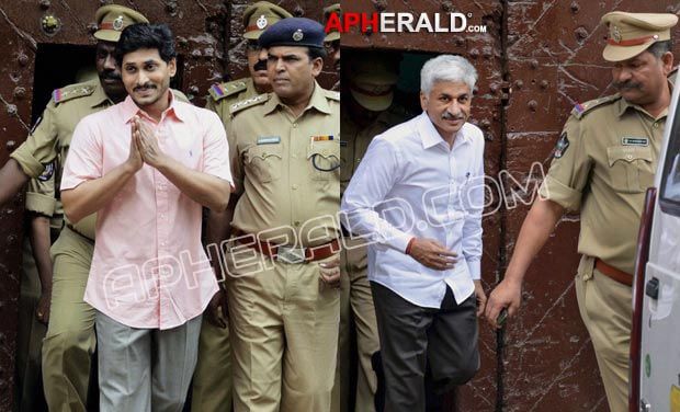 YS Jagan Latest (Jail) Photos