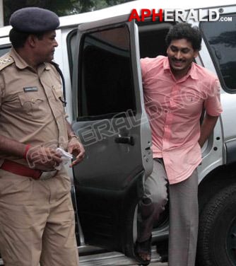 YS Jagan Latest (Jail) Photos