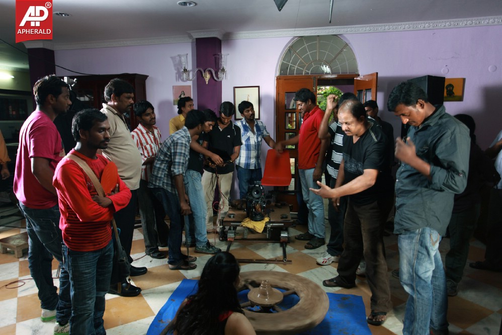 Yamini Chandra Sekhar Working Stills