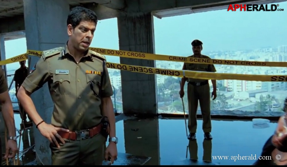 Yevadu Movie Latest Photos