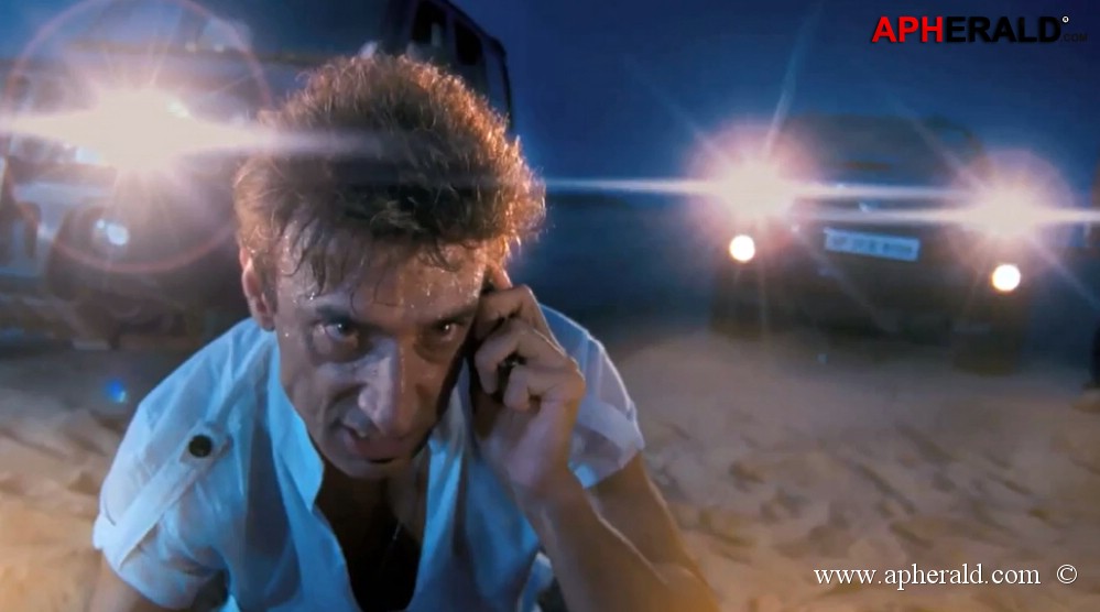 Yevadu Movie Latest Photos