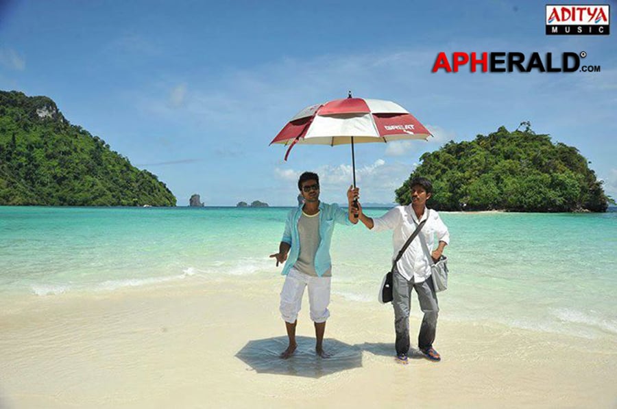 Yevadu Working Stills