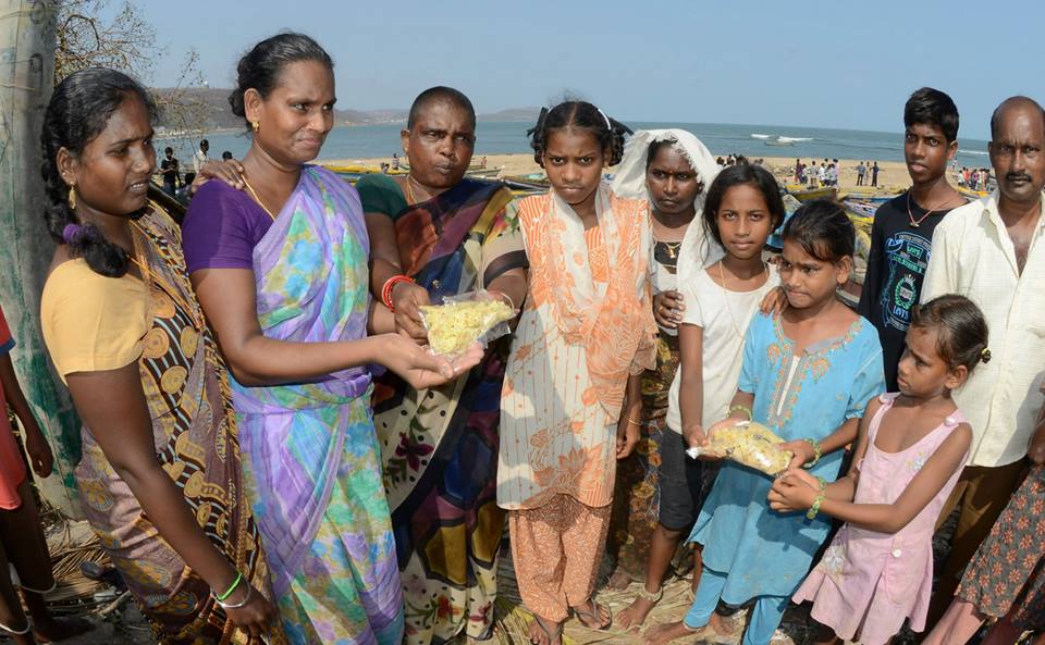 YS Jagan tour in Hudhud cyclone affected Areas