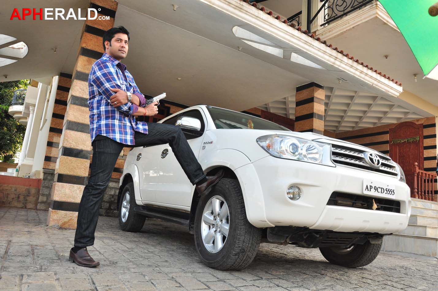 Yuganiki Okka Premikudu Movie Stills