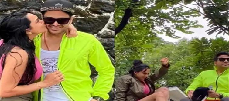 Gaurav Khanna Enjoying With Wife !!!