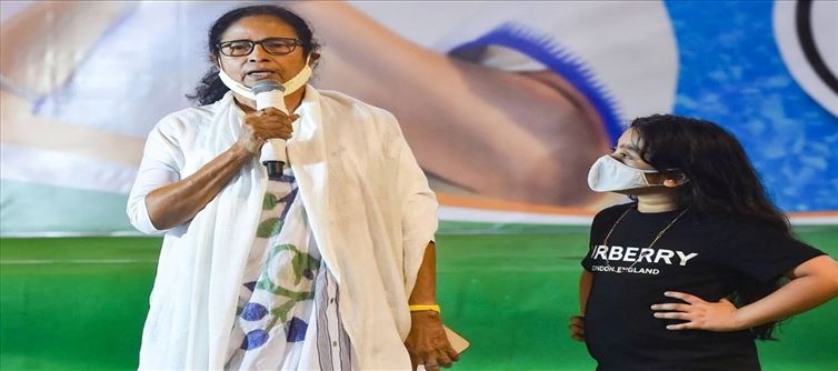 ബംഗാൾ മുനിസിപ്പൽ തെരഞ്ഞെടുപ്പിൽ വൻ വിജയവുമായി മമത!