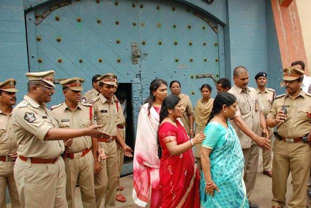 Vijayamma Visited Jagan