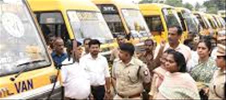 1,096 Private School Vehicles Inspected in Erode District