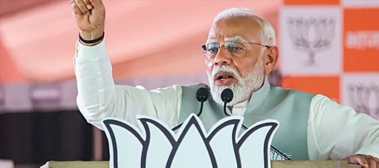 Commenting on PM Modi proved costly for BJP's Muslim leader