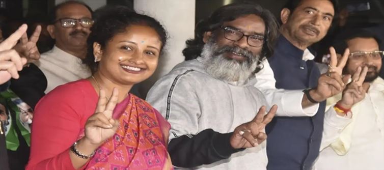 हेमंत सोरेन ने झारखंड के मुख्यमंत्री पद से इस्तीफा दिया