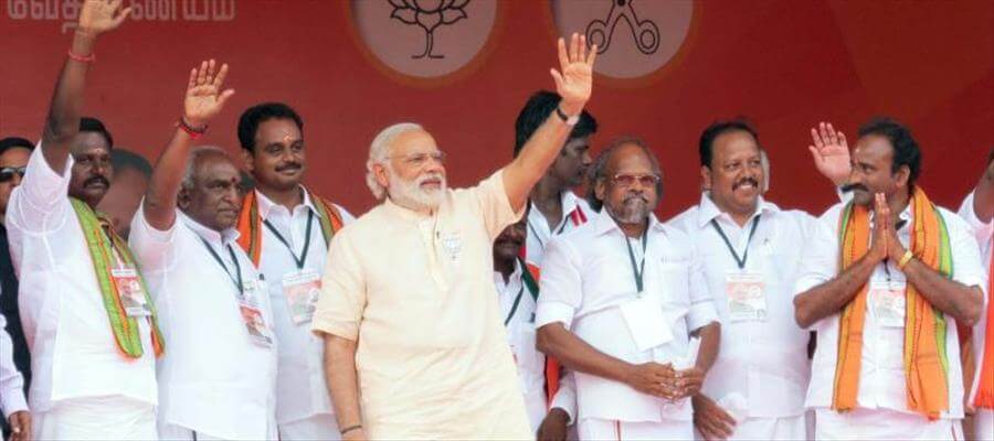 ट्रंप ने 500% टैरिफ का बम क्यों डिफ्यूज़ किया — मोदी की 'साइलेंट डील' जीती या अमेरिका खुद डरा?