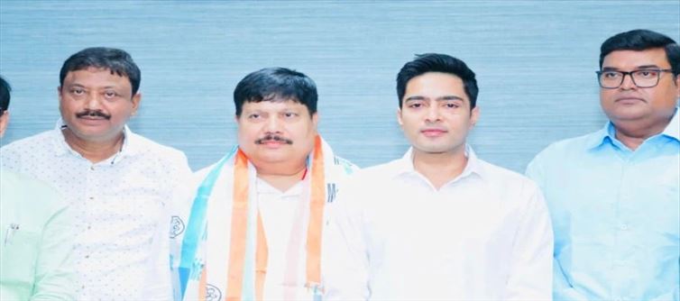 অভিষেকের হাত ধরে তৃণমূলে ফিরলেন অর্জুন সিং