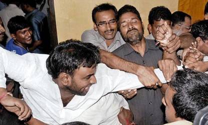 MLA Vamsi & Vishnu brawl at big fat Wedding