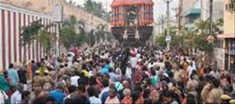 Srirangam Chithirai Chariot Festival: Nambperumal on Sesha Vahanam on Day 5