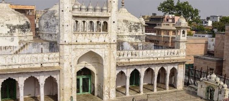 ज्ञानवापी विवाद पर सुप्रीम कोर्ट का लोक अदालत रेफरल — दावा वायरल, लेकिन पुष्ट स्रोत कहाँ है?