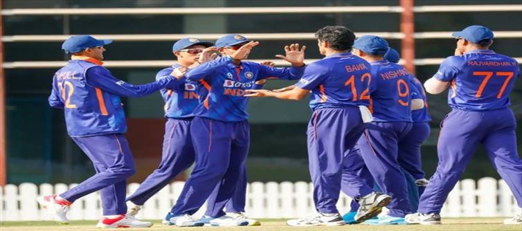 भारत ने अफगानिस्तान को चार विकेट से हराकर सेमीफाइनल में प्रवेश किया