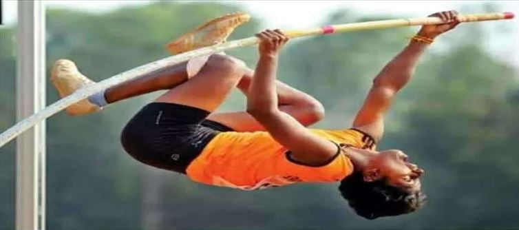 IHG's Pavithra <a class='inner-topic-link' href='/search/topic?searchType=search&searchTerm=VENKATESH' target='_blank' title='venkatesh-Latest Updates, Photos, Videos are a click away, CLICK NOW'>venkatesh</a> in pole vault!