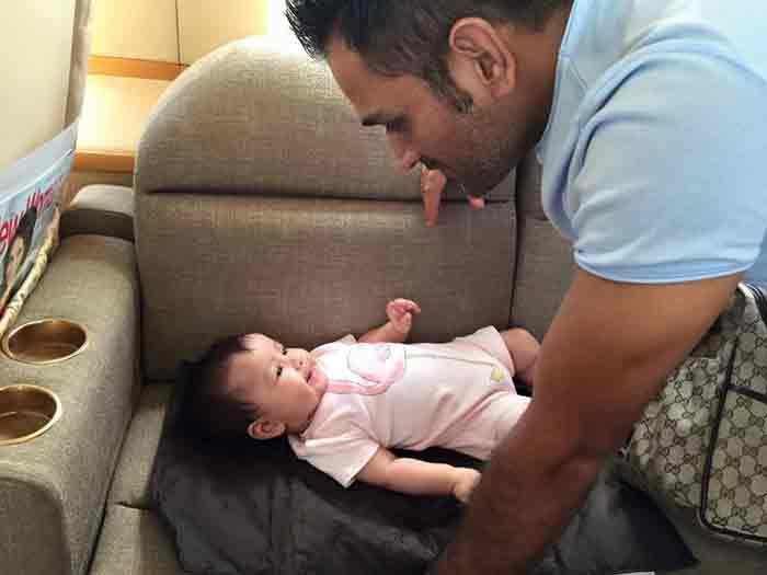 Adorable Pictures of Ziva with Dhoni Photos