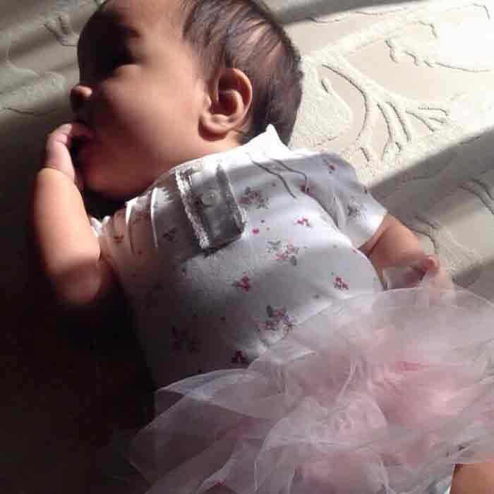 Adorable Pictures of Ziva with Dhoni Photos