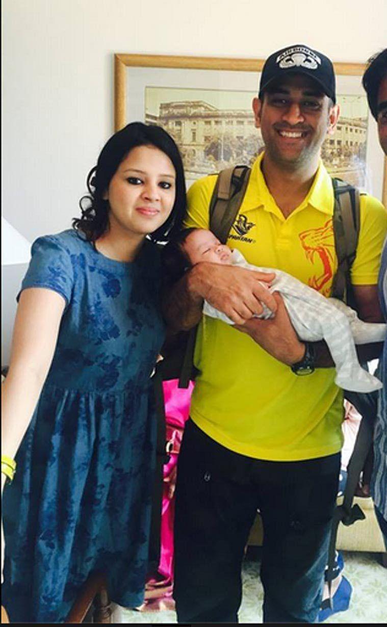 Adorable Pictures of Ziva with Dhoni Photos