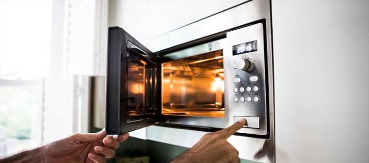 మైక్రో ఓవెన్లో ఇవి వేడి చేస్తే పేలిపోవడం ఖాయం?