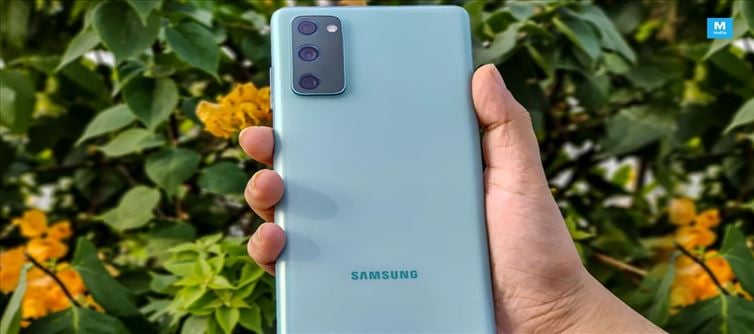 బుల్లిపిట్ట: అదిరిపోయే ఫీచర్స్ తో సాంసంగ్ నుంచి స్మార్ట్ ఫోన్ విడుదల..!!