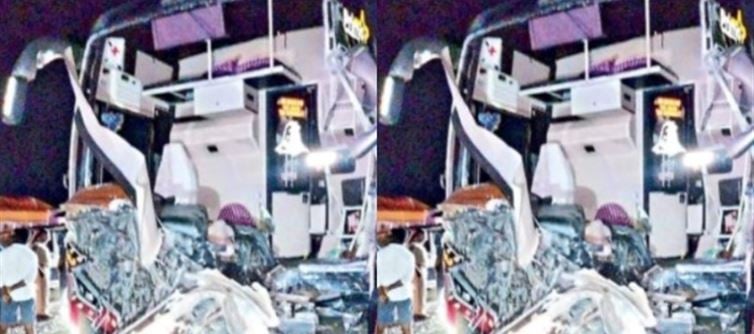 ఏపీలో మరో ఘోర రోడ్డు ప్రమాదం.. పూర్తిగా నుజ్జు నుజ్జు అయిపోయిన బస్సు..భయంకరమైన దృశ్యాలు..!