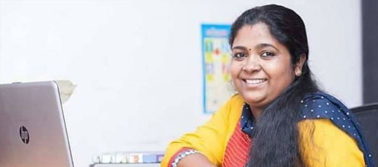 ఒక్క యూట్యూబ్ చానల్ ద్వారా ఈ మహిళ ఎంత సంపాదిస్తుందో తెలుసా?