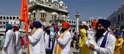 A group of 342 Indian Sikh devotees left for Pakistan!
