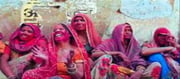 A rare tradition where only women stay in the village during Holi..!?