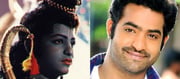 చిత్ర పరిశ్రమలో ఒక్కపుడు బాల నటులుగా నటించిన వారు ఇప్పుడు స్టార్ హీరోల రాణిస్తున్నారు. బాలనటుడిగా తాతతో కలిసి ఓ సినిమా చేసాడు జూనియర్ ఎన్టీఆర్. కానీ అది విడుదల కాలేదు. ఆ తర్వాత బాల రామాయణంలో నటించాడు. ఆ సినిమా వచ్చిన మూడేళ్లకే నిన్ను చూడాలనితో హీరోగా పరిచయమయ్యాడు. కమెడియన్ అలీ గురించి ప్రత్యేకంగా పరిచయాలు ఎందుకు..? నాలుగేళ్ల వయసున్నపటి నుంచే సినిమాల్లోకి వచ్చేసాడు అలీ.