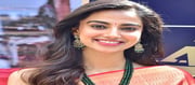 స్టేజ్ పైనే కన్నీళ్ళు పెట్టుకున్న స్టార్ హీరోయిన్