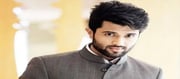 పెళ్లి చూపులు సినిమాతో హీరోగా తెలుగు చిత్ర పరిశ్రమకి పరిచయమైన నటుడు విజయ్ దేవరకొండ. ఈ సినిమా కంటే ముందు విజయ్ పలు సినిమాలో క్యారెక్టర్ ఆర్టిస్టుగా చేశారు. నటించిన సినిమాలు తక్కువే అయినా యూత్ లో విజయ్ దేవరకొండకు ఉన్న ఫ్యాన్ ఫాలోయింగ్ అంతాఇంతా కాదు.