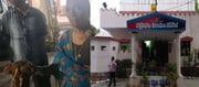 నా కోడికి న్యాయం చేయండి.. పోలీసుల ఎదుట వృద్దురాలు ల‌బోదిబో!