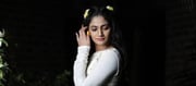 Actress And Model Losliya Mariyanesan Image Collection